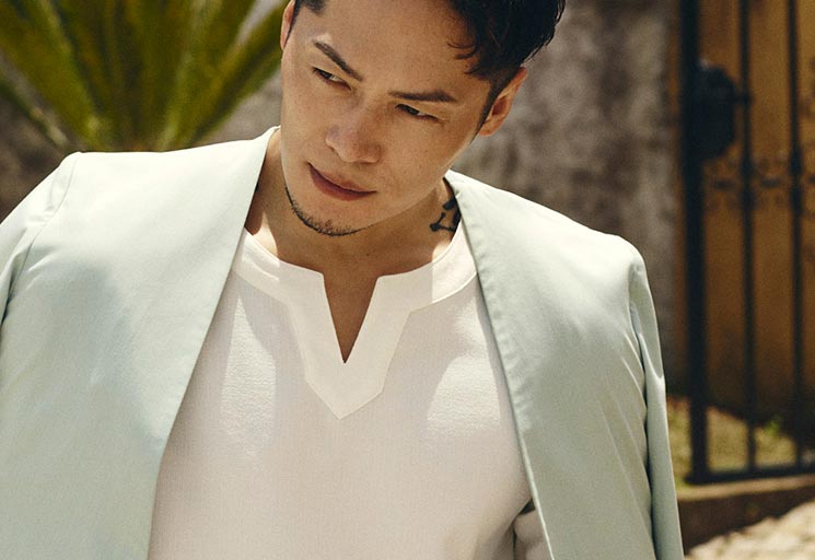 1PIU1UGUALE3 RELAX(ウノピゥウノウグァーレトレ リラックス)飯田将成着用