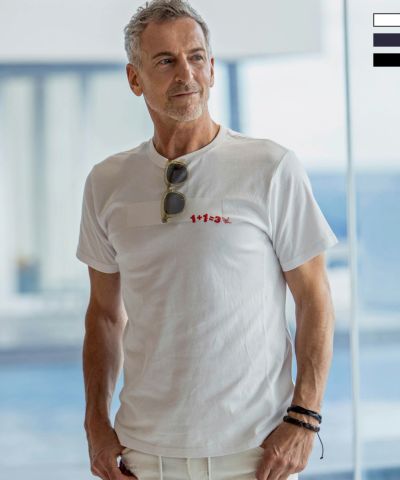 1PIU1UGUALE3 RELAX(ウノピゥウノウグァーレトレ リラックス)ボックスロゴ半袖Tシャツ