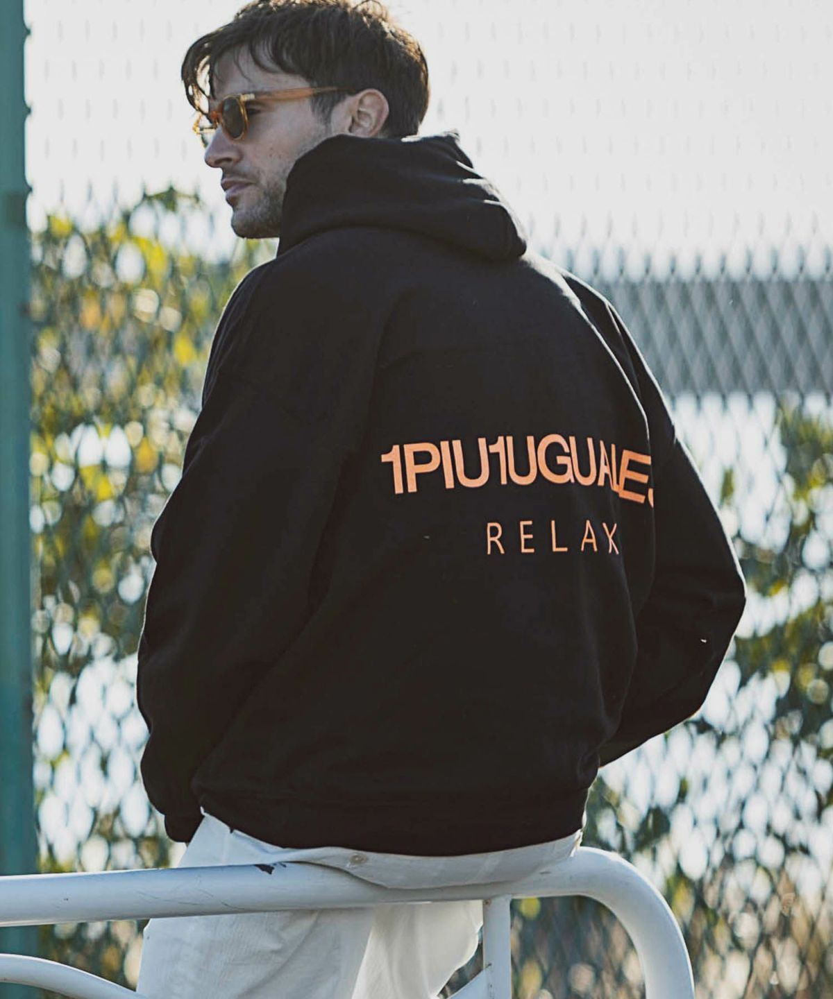 1PIU1UGUALE3 RELAX(ウノピゥウノウグァーレトレ リラックス)ネオン