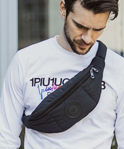 1PIU1UGUALE3 RELAX(ウノピゥウノウグァーレトレ リラックス)サークルロゴボディバッグ