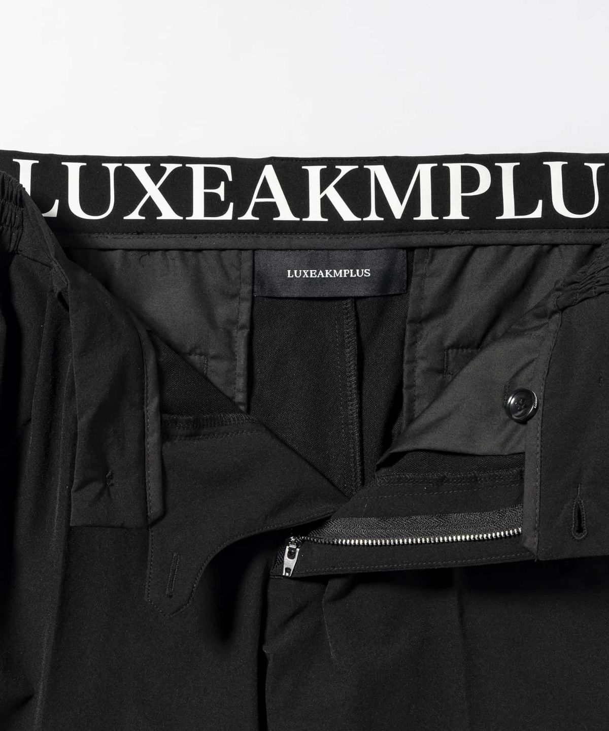 LUXEAKMPLUS(リュクスエイケイエムプラス)ゴルフ サイドロゴ