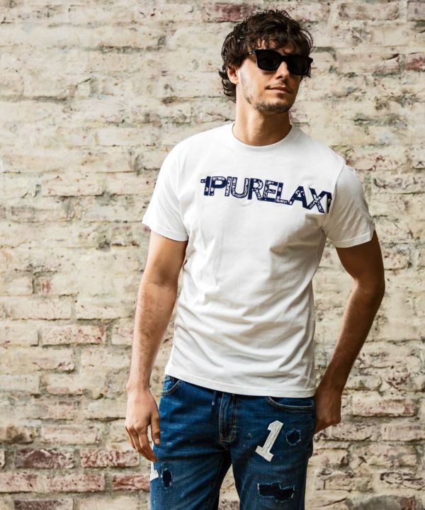 1PIU1UGUALE3 RELAX(ウノピゥウノウグァーレトレ リラックス)ペイズリーロゴ半袖Tシャツ
