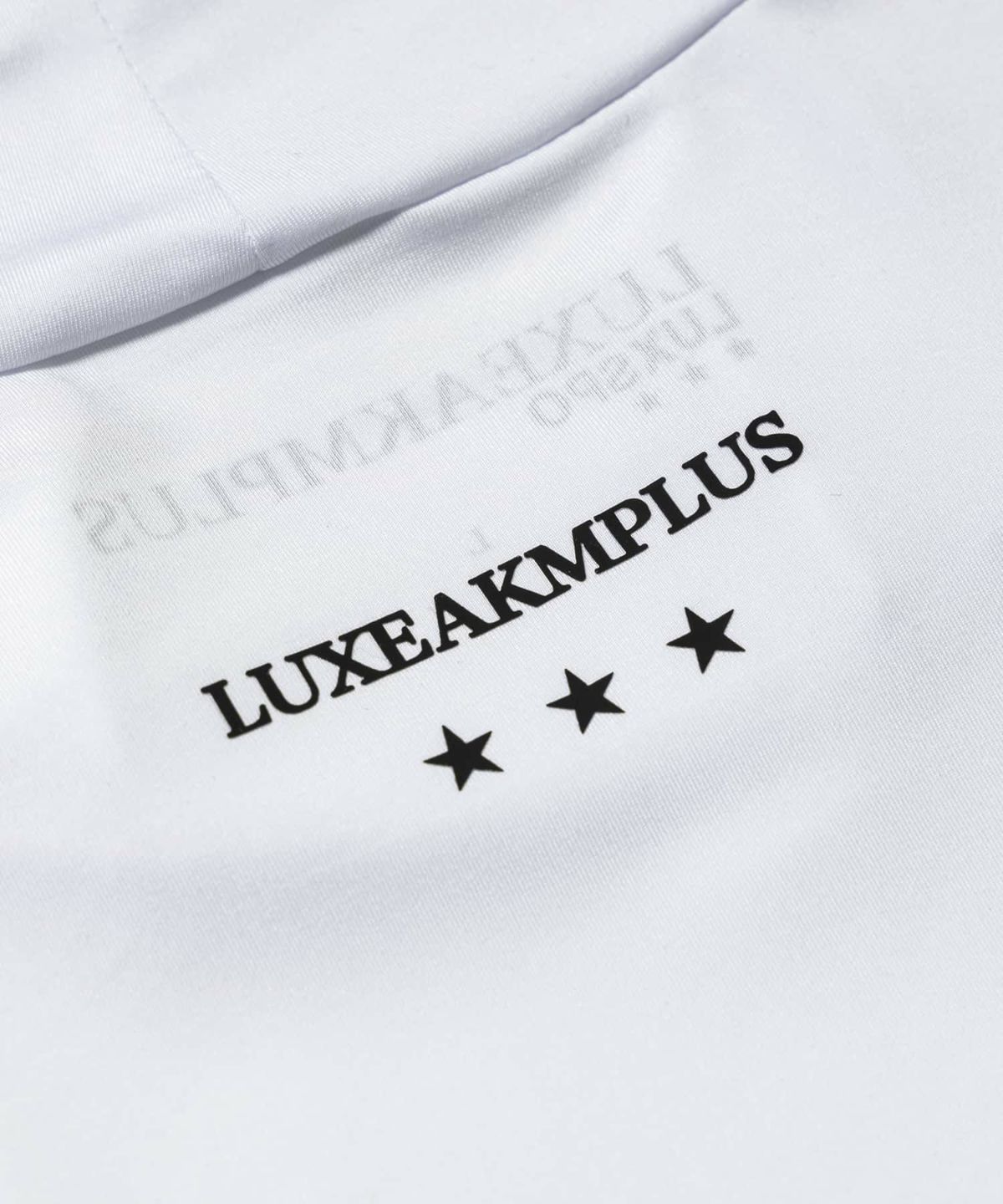 LUXEAKMPLUS(リュクスエイケイエムプラス)ゴルフ バーチカルロゴ