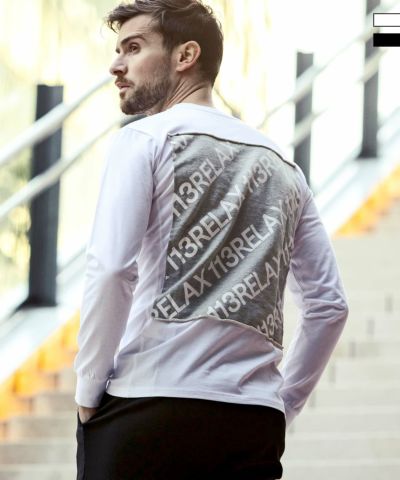 1PIU1UGUALE3 RELAX(ウノピゥウノウグァーレトレ リラックス)バックロゴプリントロングTシャツ