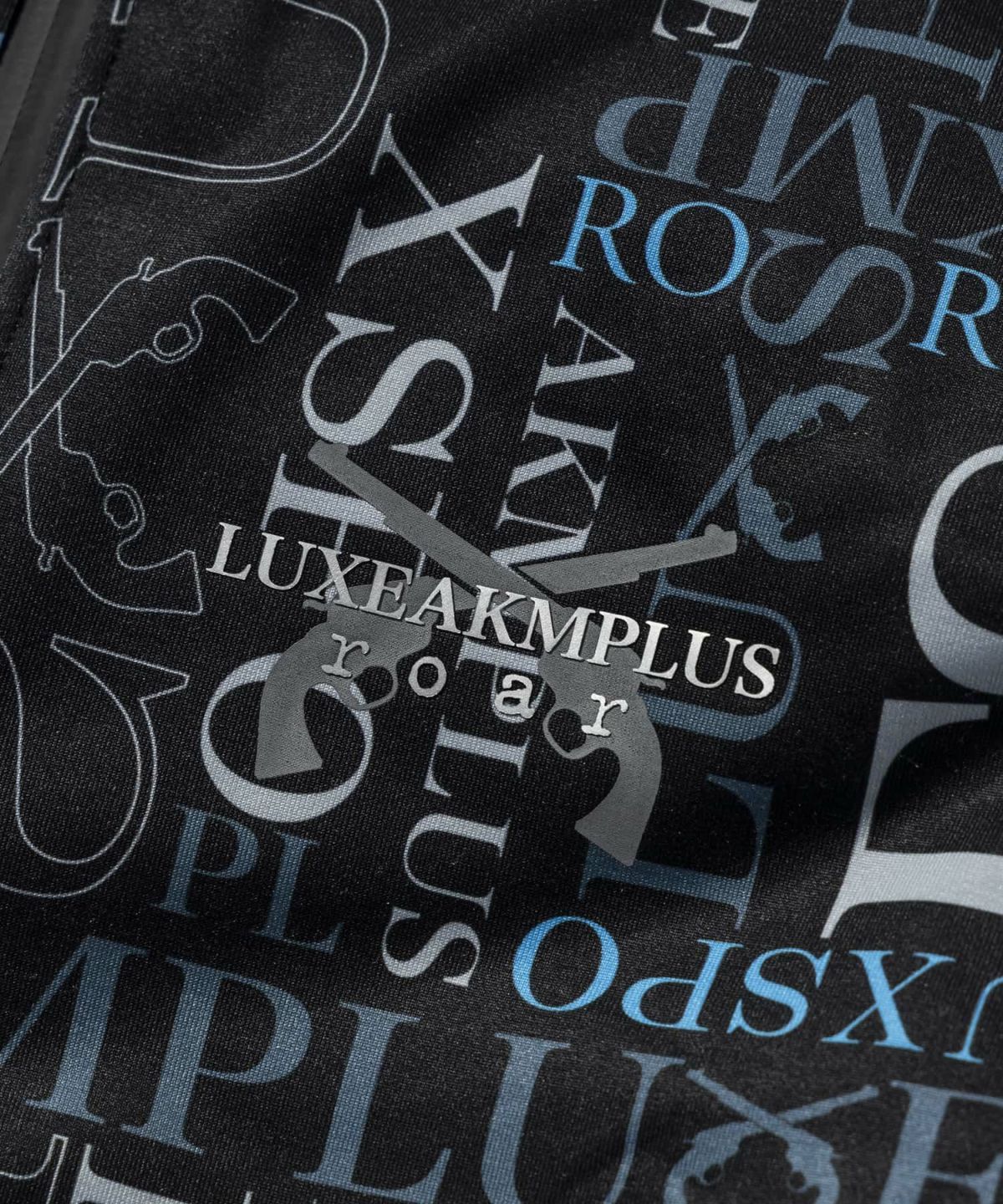 LUXEAKMPLUS×roar(リュクスエイケイエムプラス)ゴルフ 総柄ロゴ