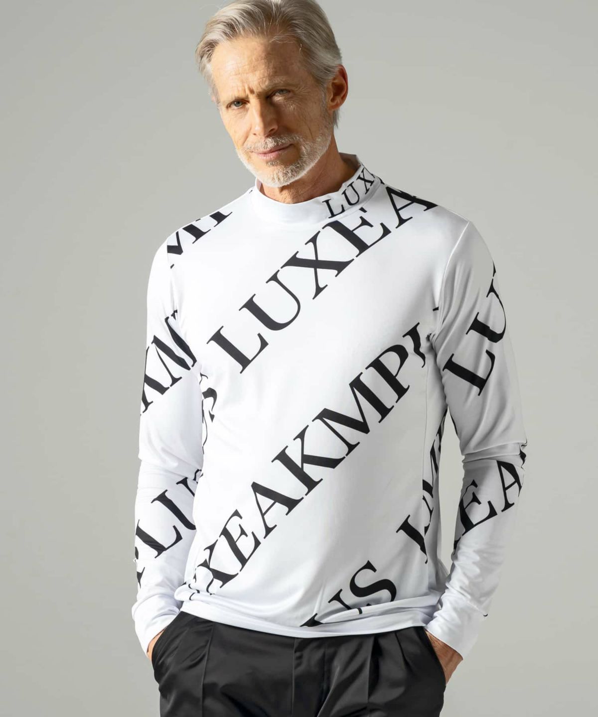 LUXEAKMPLUS(リュクスエイケイエムプラス)ゴルフ 総柄モックネックTシャツ