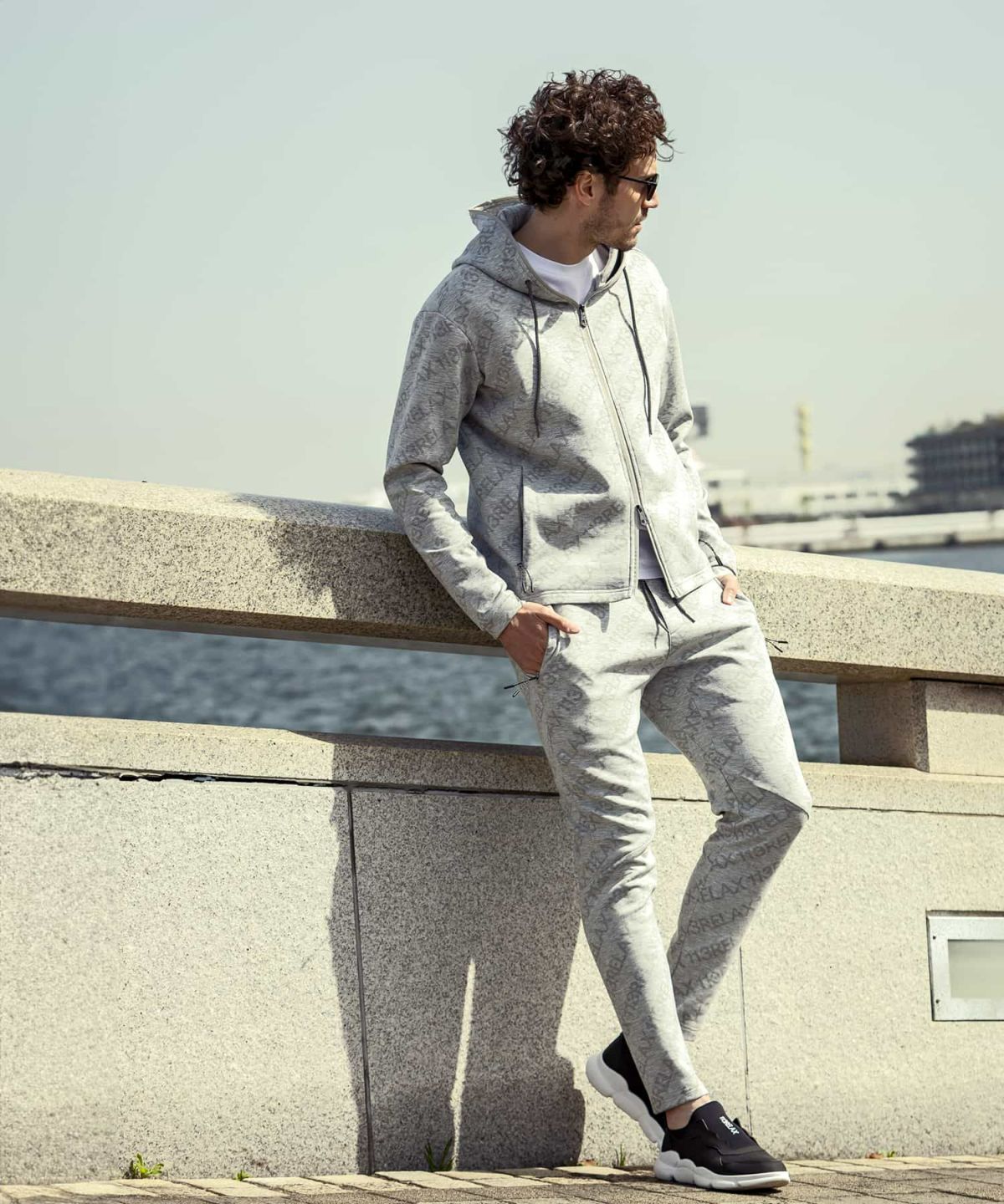 1piu1uguale3 バイガーズパーカー 1PIU1UGUALE3 RELAX パーカー 1PIU1UGUALE3 RELAX(ウノピゥウノウ