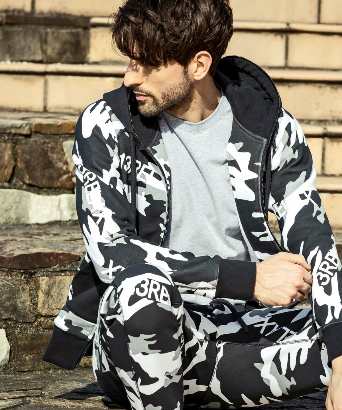 ULTRA HEAVY SWEAT ZIP-UP HOODIE（HOLIDAY）｜HOLIDAY