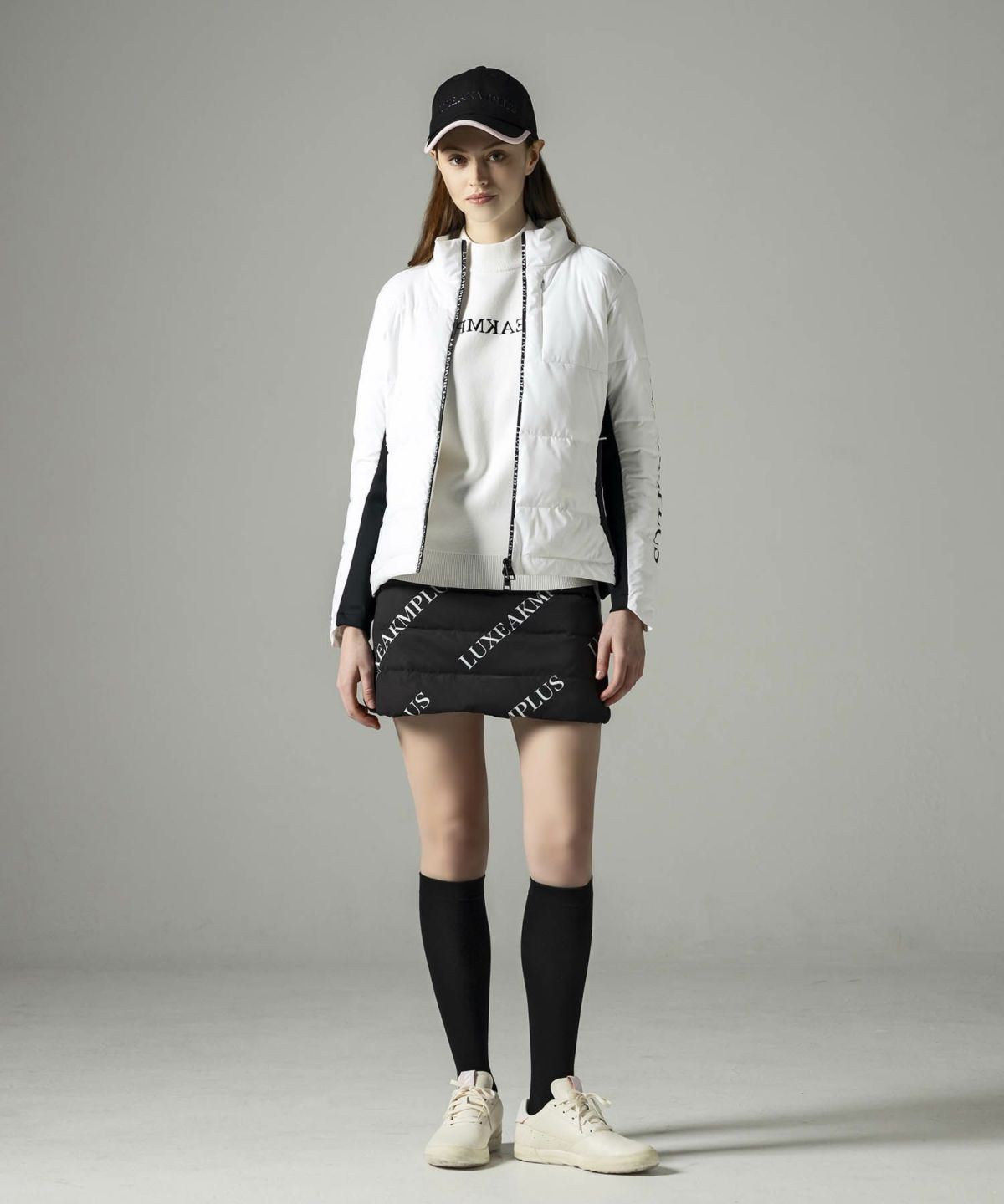 LUXEAKMPLUS(リュクスエイケイエムプラス)ゴルフ 中綿サイドロゴ