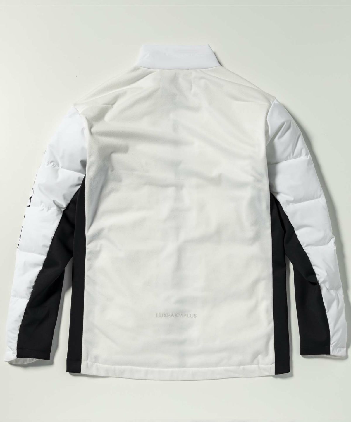 LUXEAKMPLUS(リュクスエイケイエムプラス)ゴルフ 袖ロゴフィット中綿