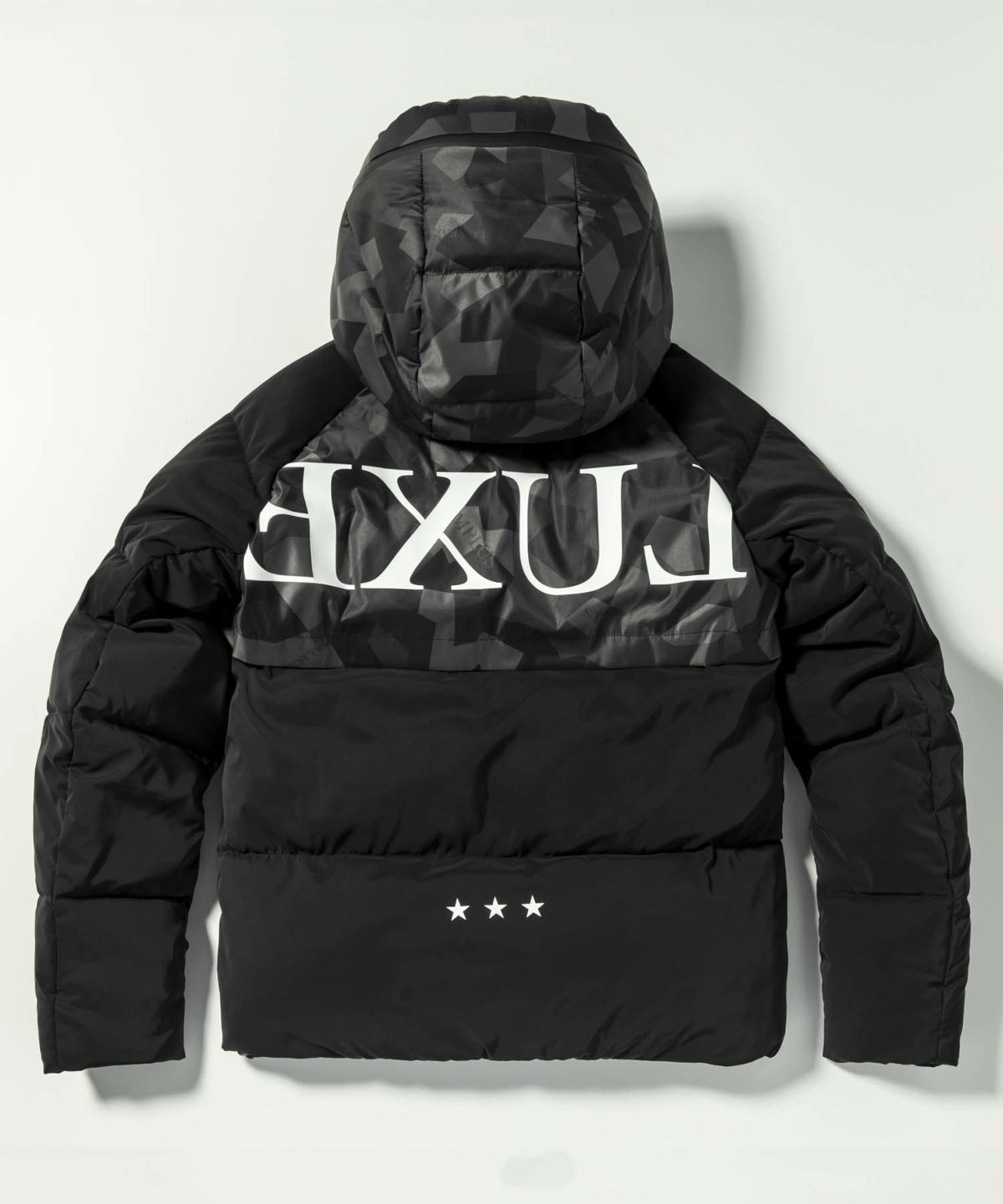激安通販の LUXEAKMPLUS(リュクスエイケイエムプラス)ゴルフ センターロゴ メンズウェア