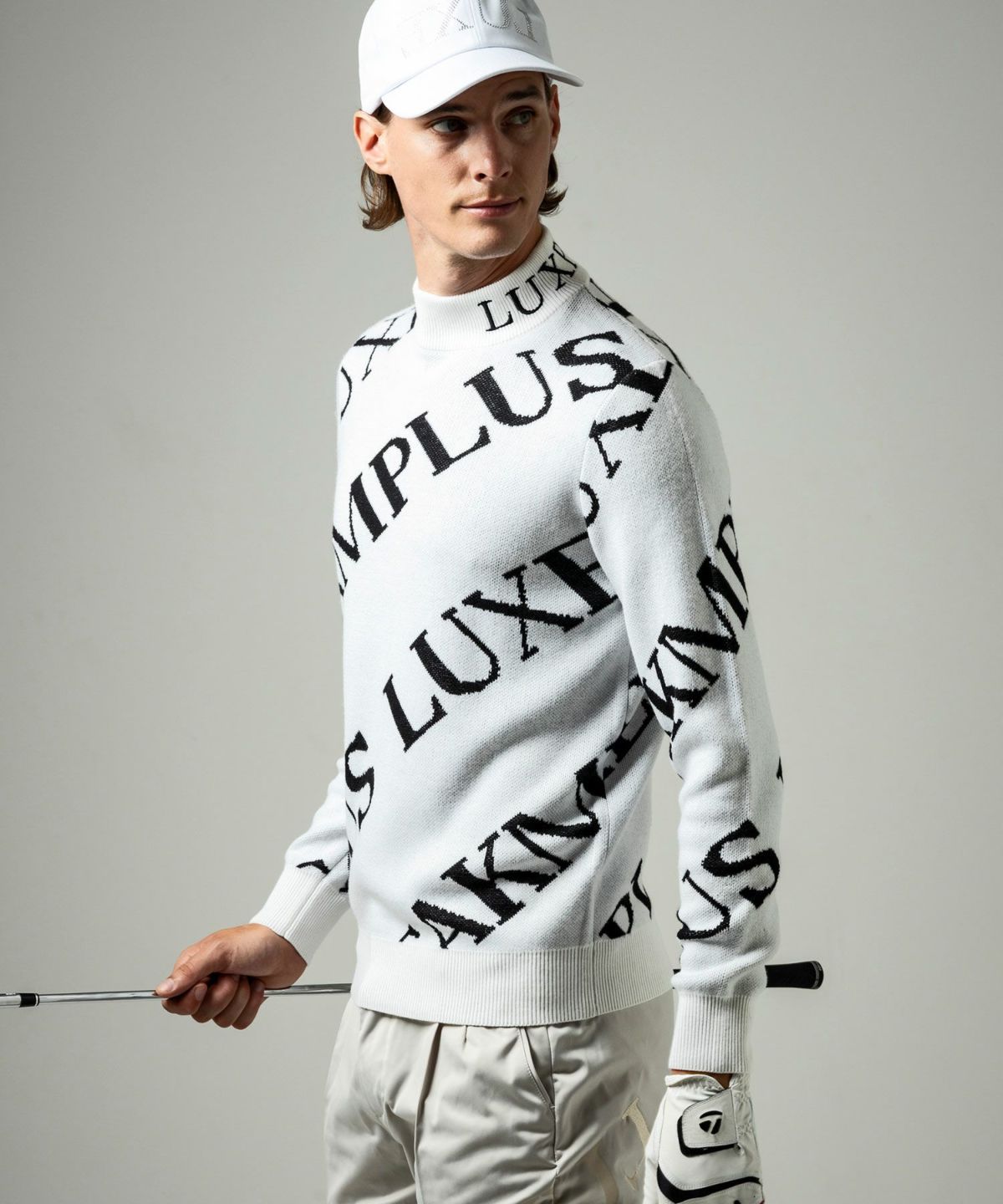 新品 ゴルフ 総柄ロゴ ニットベスト 夏 ネイビー 秋 LUXEAKMPLUS