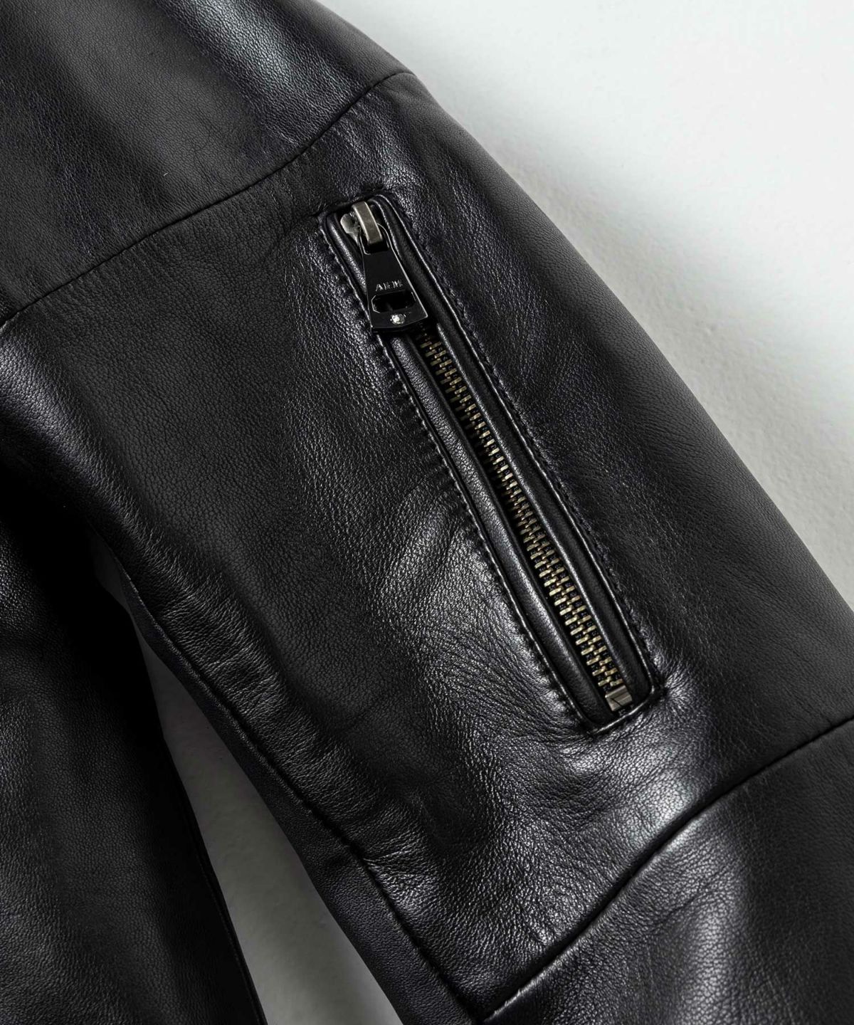AKM Contemporary(エイケイエムコンテンポラリー)レイヤード AKM Contemporary(エイケイエムコンテンポラリー)レイヤード