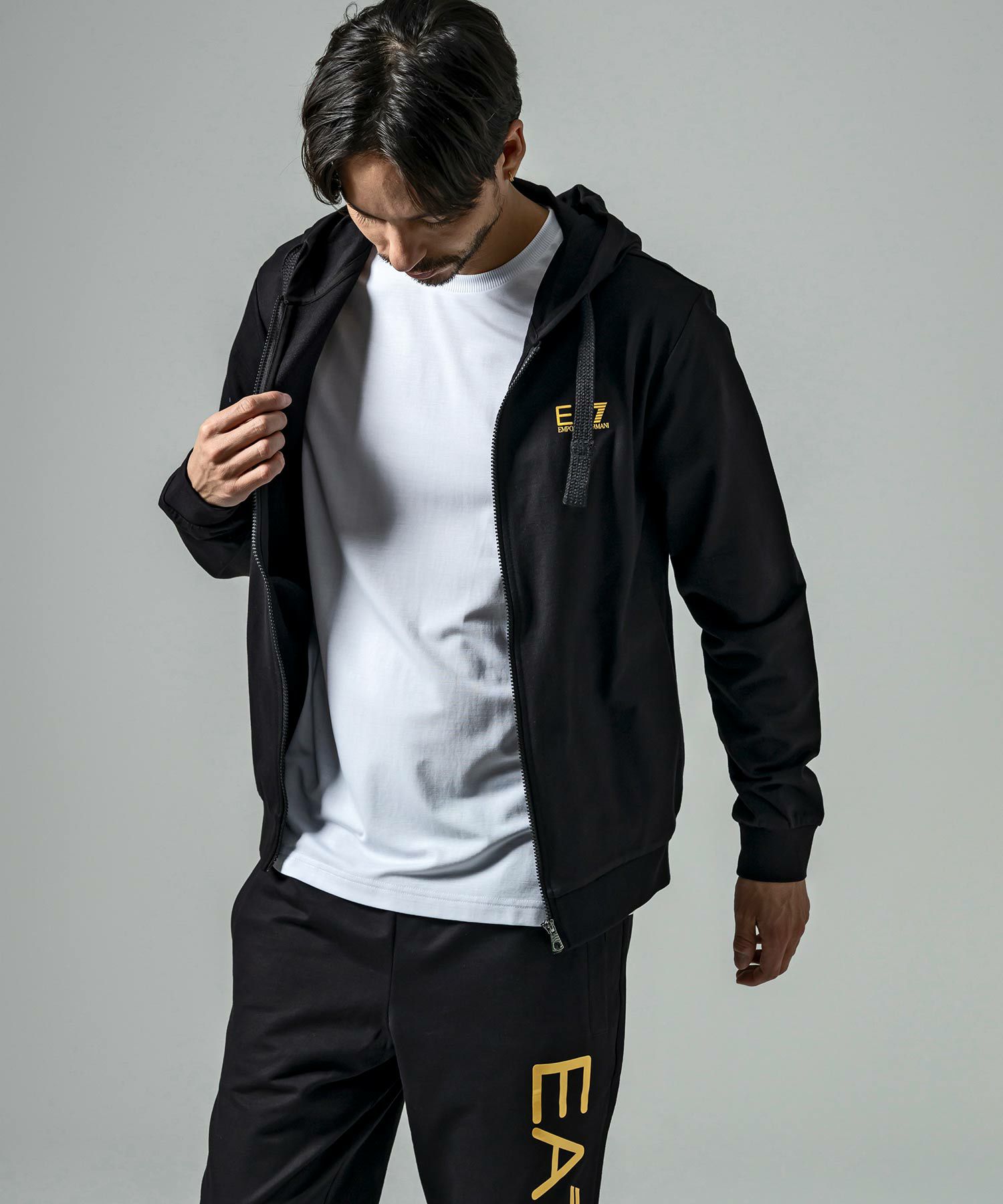 エンポリオアルマーニ 因る EMPORIO ARMANI EA7 セットアップ 