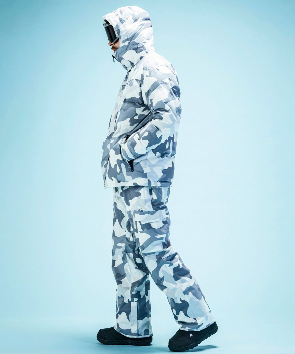 1PIU1UGUALE3 SNOWBOARDS(ウノ ピゥ ウノ ウグァーレ トレ