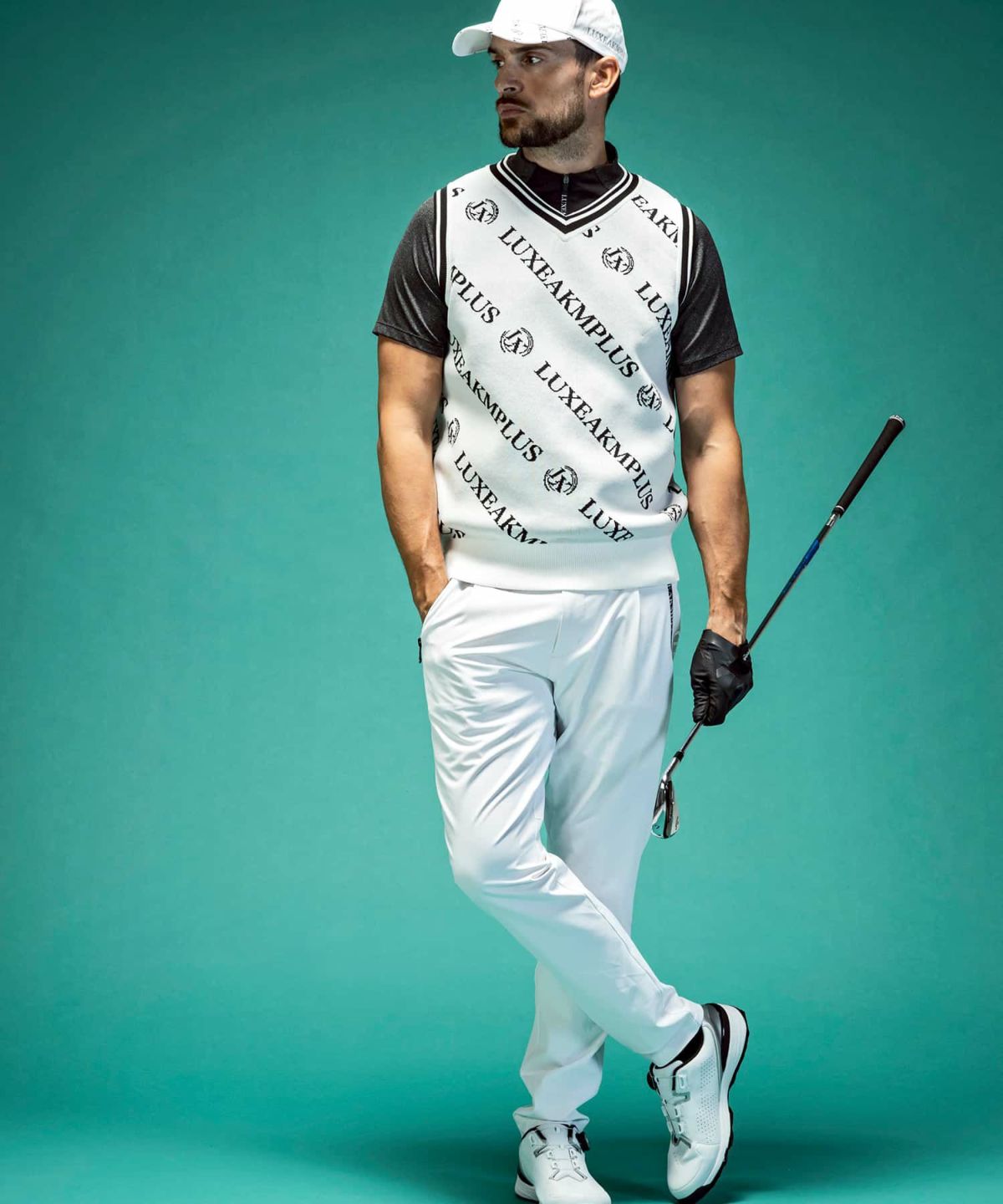 新品 ゴルフ 総柄ロゴ ニットベスト 秋冬 ネイビー LUXEAKMPLUS LUXEAKMPLUS(リュクスエイケイエムプラス)ゴルフ 総柄ロゴニットベスト