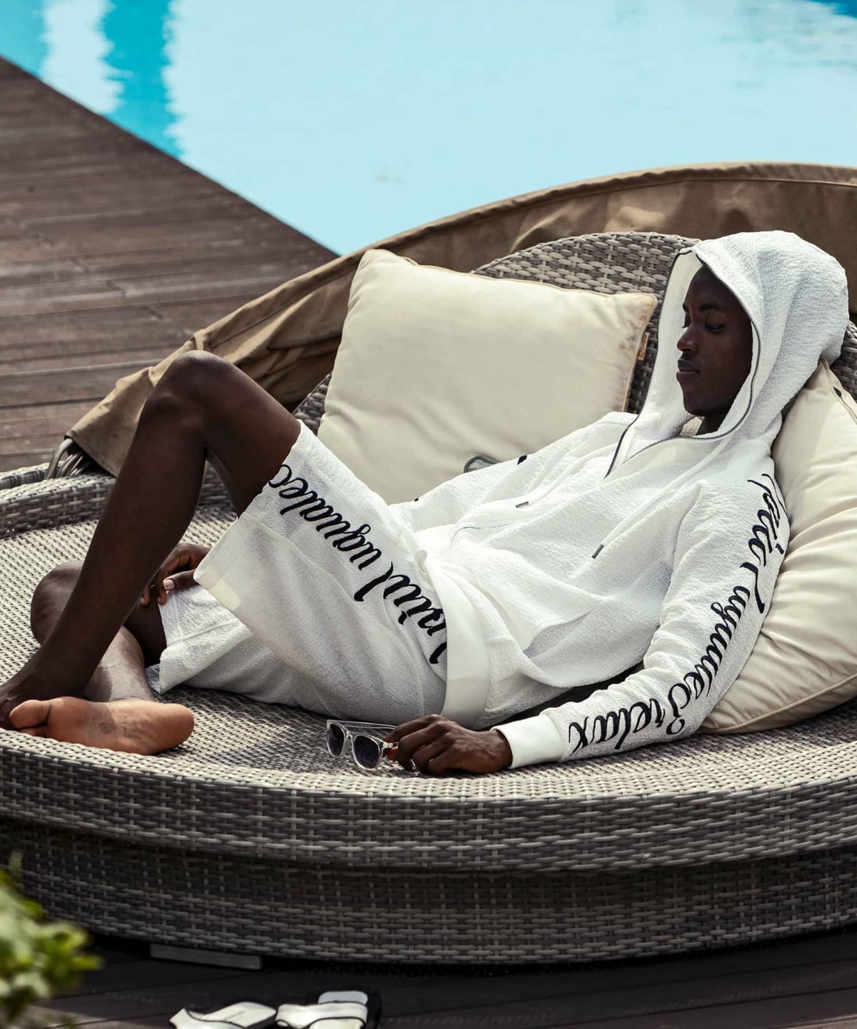 ウノピゥウノウグァーレトレ リラックス（1PIU1UGUALE3 RELAX）/1PIU1UGUALE3 RELAX クレープニットロゴショーツ 1PIU1UGUALE3 RELAX(ウノピゥウノウグァーレトレ リラックス)クレープ