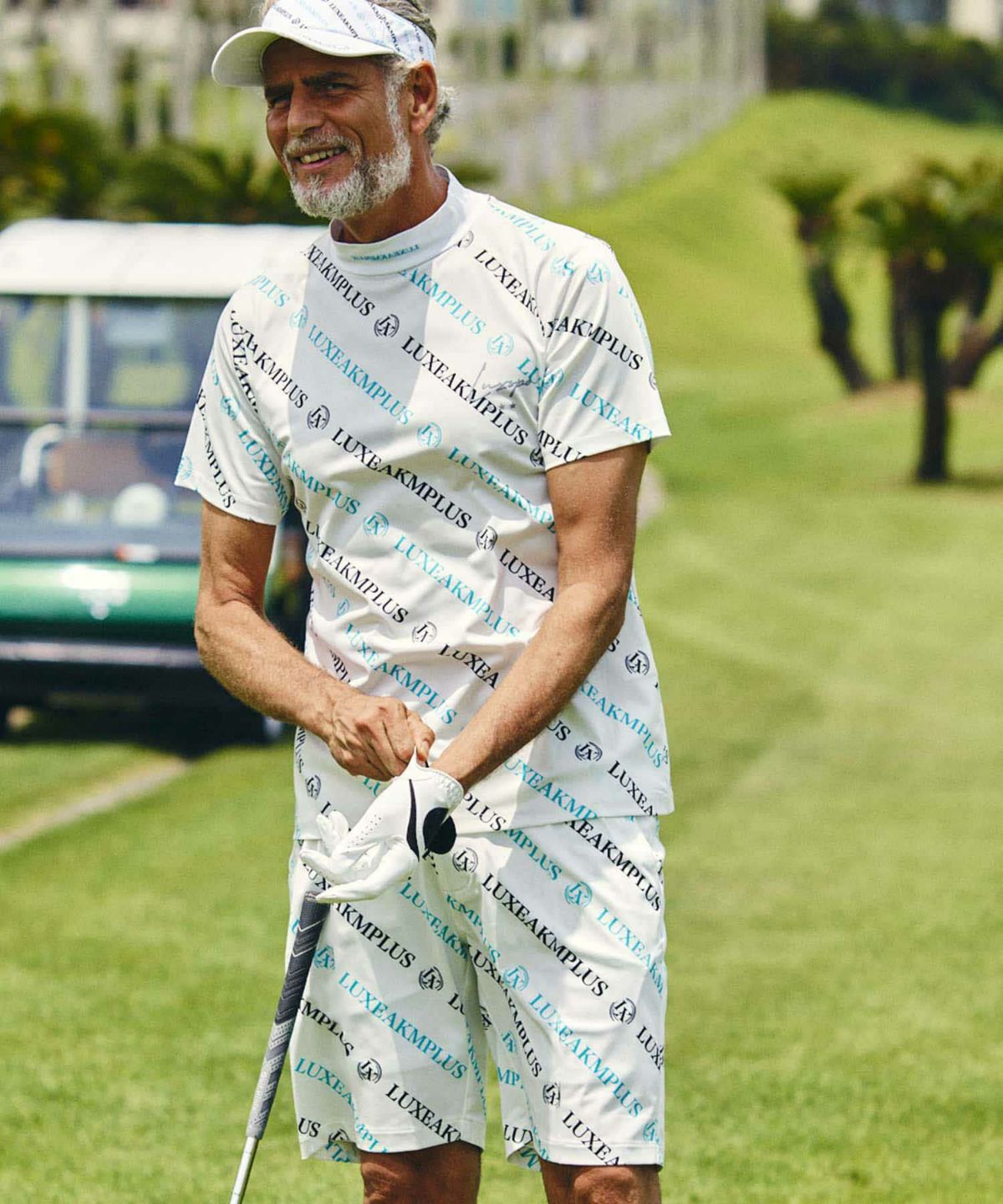 【特価】【LUXEAKMPLUS】 ゴルフ 総柄ロゴハーフパンツ　ブラック LUXEAKMPLUS(リュクスエイケイエムプラス)ゴルフ 総柄ロゴハーフ