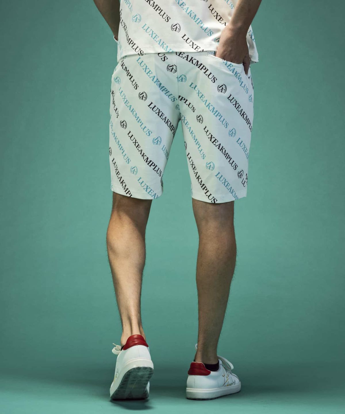 LUXEAKMPLUS(リュクスエイケイエムプラス)ゴルフ 総柄ロゴハーフパンツ