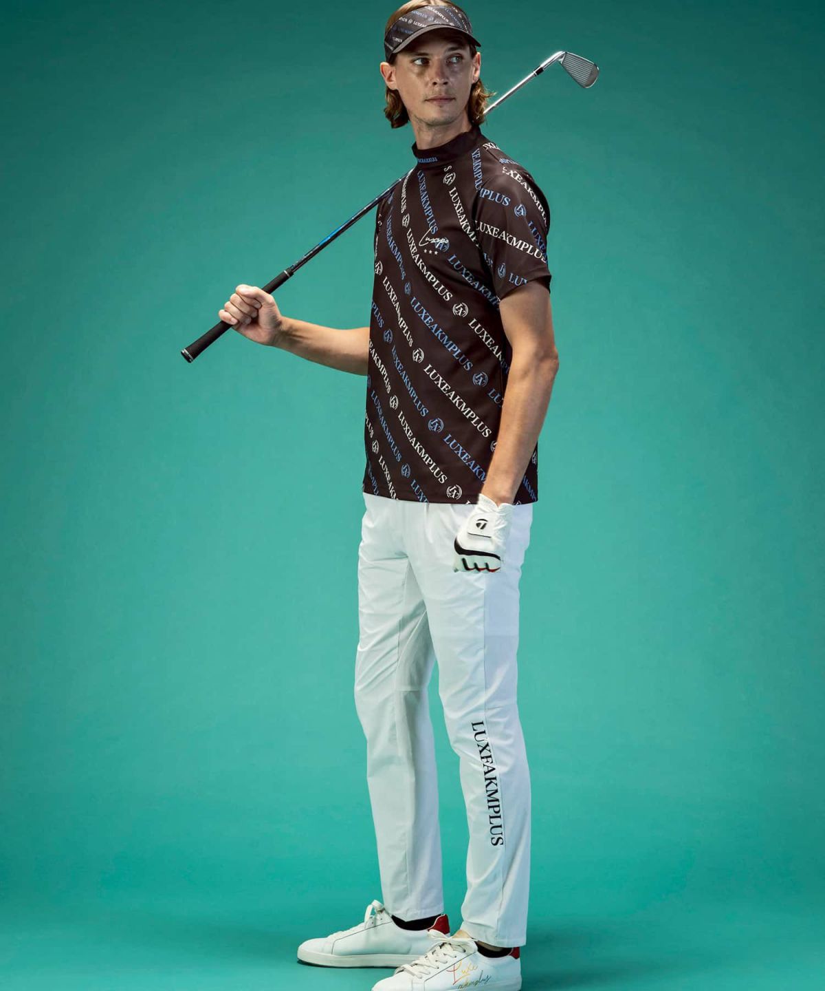 LUXEAKMPLUS(リュクスエイケイエムプラス)ゴルフ 総柄ロゴ半袖モック