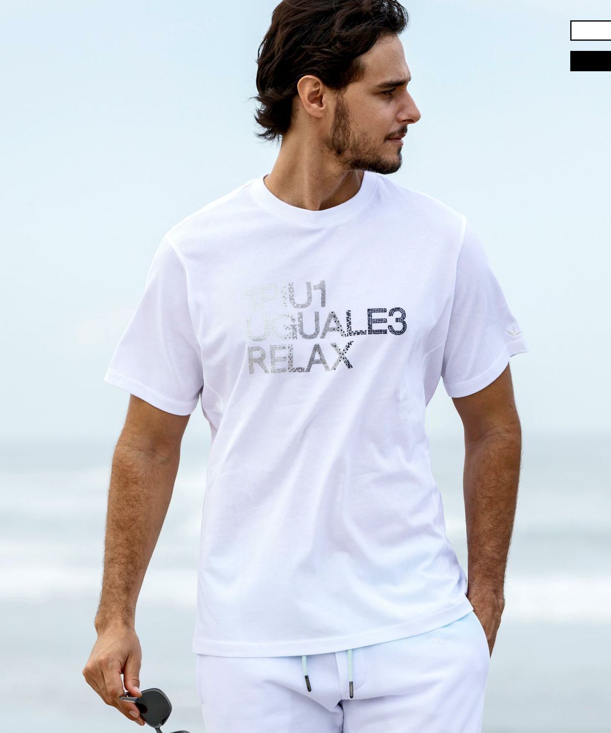 1PIU1UGUALE3 RELAX(ウノピゥウノウグァーレトレ リラックス)ラインストーンロゴ半袖Tシャツ