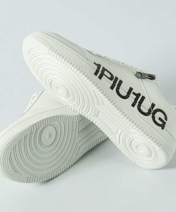 【メルカラリン様】ウノピゥウ 1PIU1UGUALE3 ロゴ総柄 白 グレー S 1PIU1UGUALE3 RELAX(ウノピゥウノウグァーレトレ リラックス)裾ライン