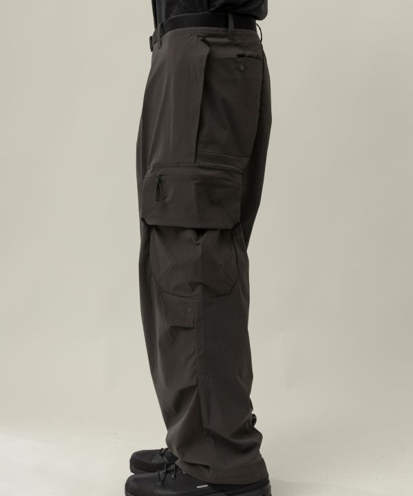 alk phenix(アルクフェニックス)Cargo Pants KAR/カーゴパンツ/大容量ポケット/ロングパンツ/メンズパンツ/撥水/ザックポケット/karu-stretch  taffeta II | SHIFFON公式通販サイト｜SHIFFON ONLINE STORE