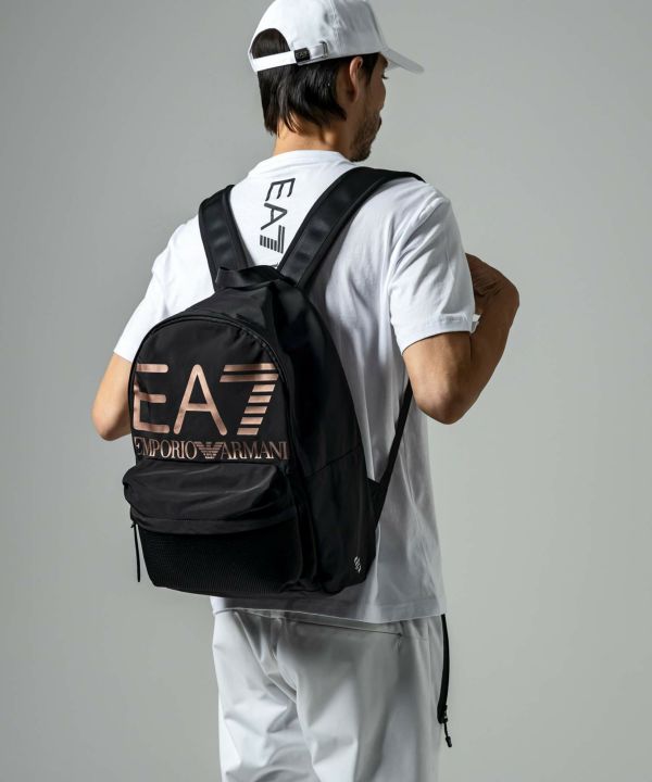 EMPORIO ARMANI EA7(イーエーセブン)TRAIN LOGO SERIES U BIG LOGO U BACKPACK/リュックサック/ バックパック/ロゴ/エンポリオ アルマーニ | SHIFFON公式通販サイト｜SHIFFON ONLINE STORE