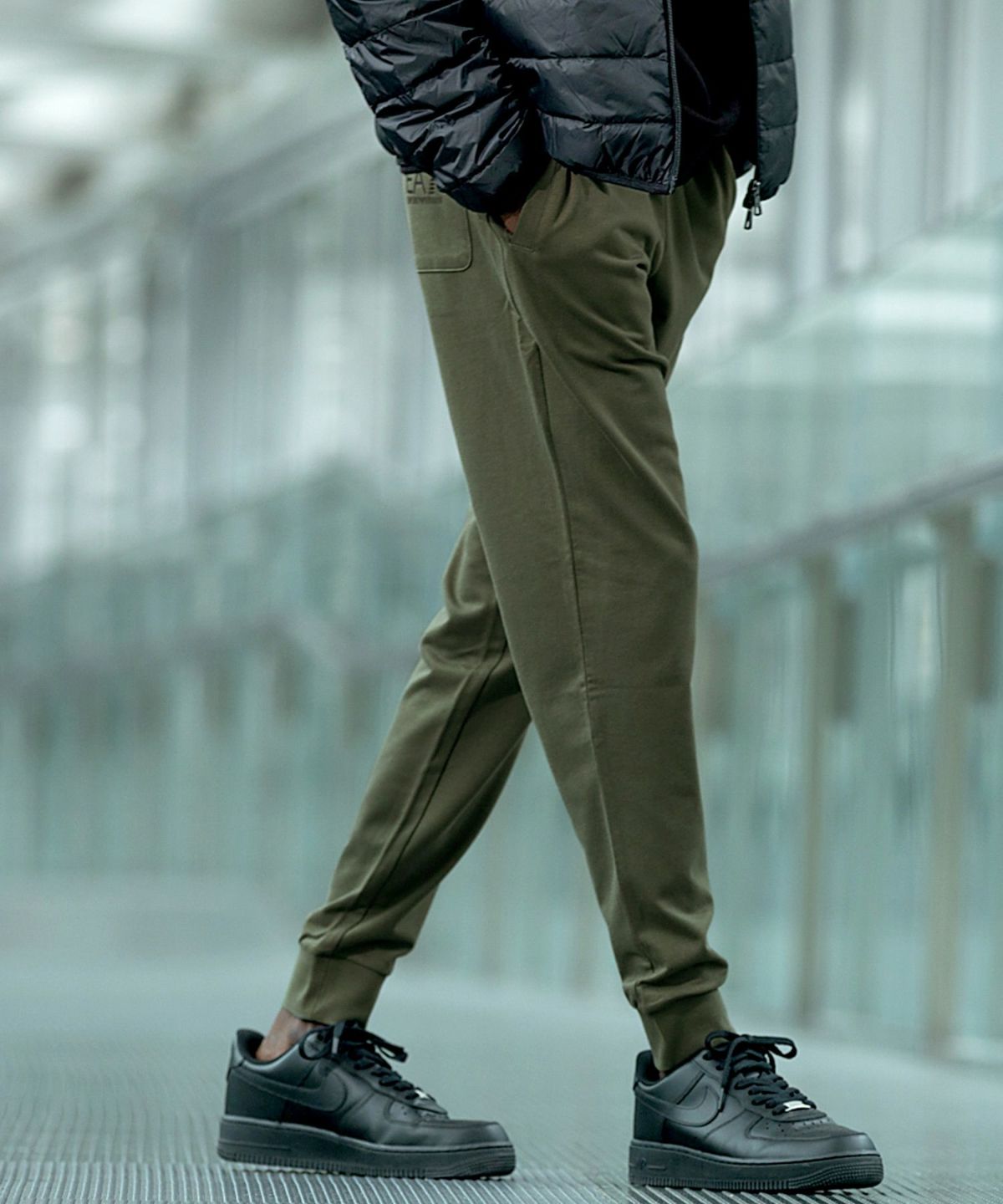 EMPORIO ARMANI EA7(イーエーセブン)TRAIN LOGO SERIES M PANTS CH COFT SUPERSLIM/ロング パンツ/スウェットパンツ/ジョガーパンツ/ロゴ/エンポリオ アルマーニ | SHIFFON公式通販サイト｜SHIFFON ONLINE STORE