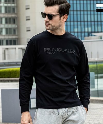 1PIU1UGUALE3 RELAX(ウノピゥウノウグァーレトレ リラックス)スパークリングロゴロングTシャツ