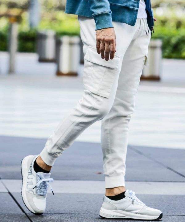 新品タグ付き　1 piu 1 uguale 3 カーキ　カーゴパンツ　VI 1PIU1UGUALE3 RELAX(ウノピゥウノウグァーレトレ リラックス)カラー