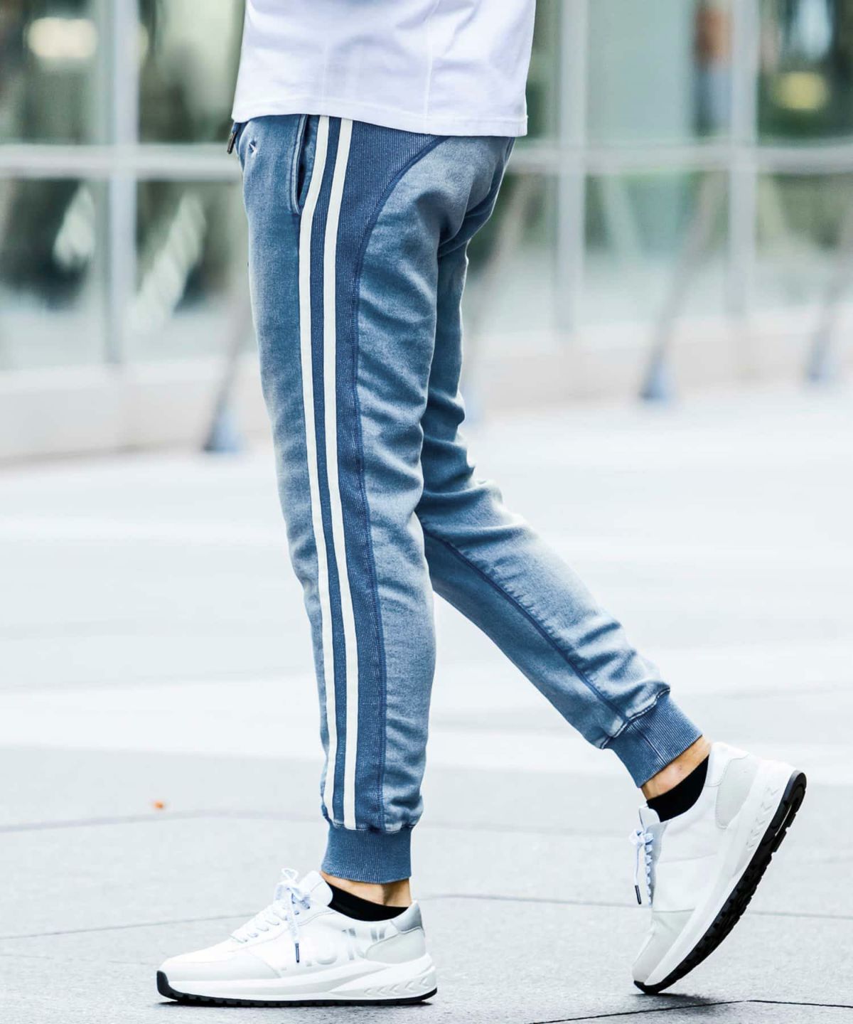 1PIU1UGUALE3 RELAX(ウノピゥウノウグァーレトレ リラックス)サイド