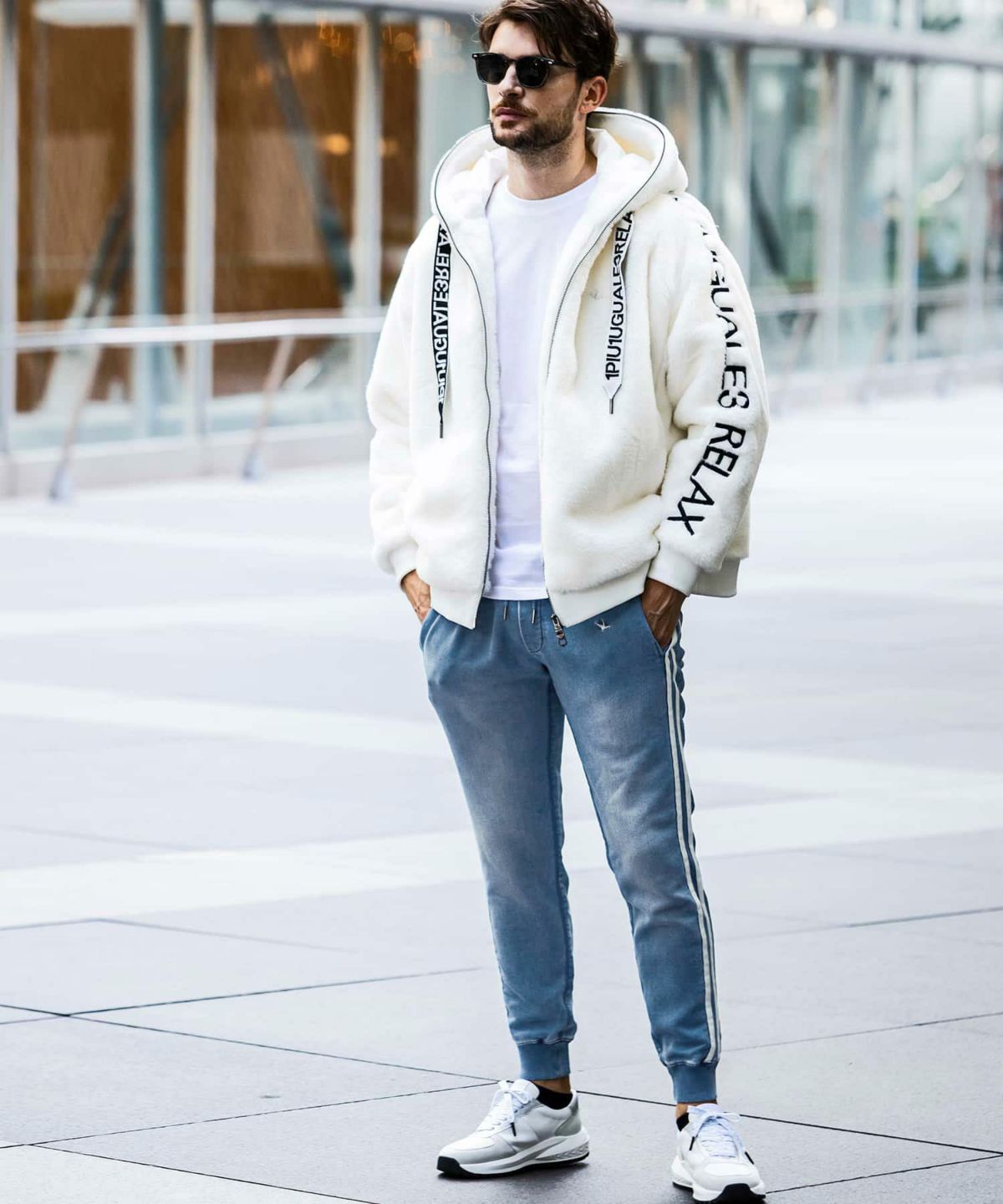 1PIU1UGUALE3 RELAX(ウノピゥウノウグァーレトレ リラックス)サイド