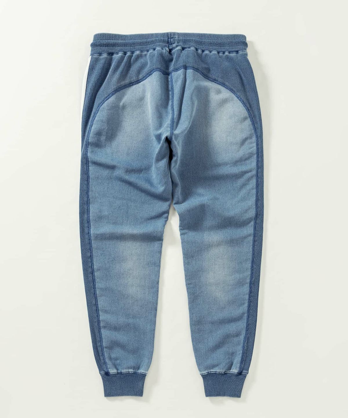 1PIU1UGUALE3 RELAX(ウノピゥウノウグァーレトレ リラックス)サイド