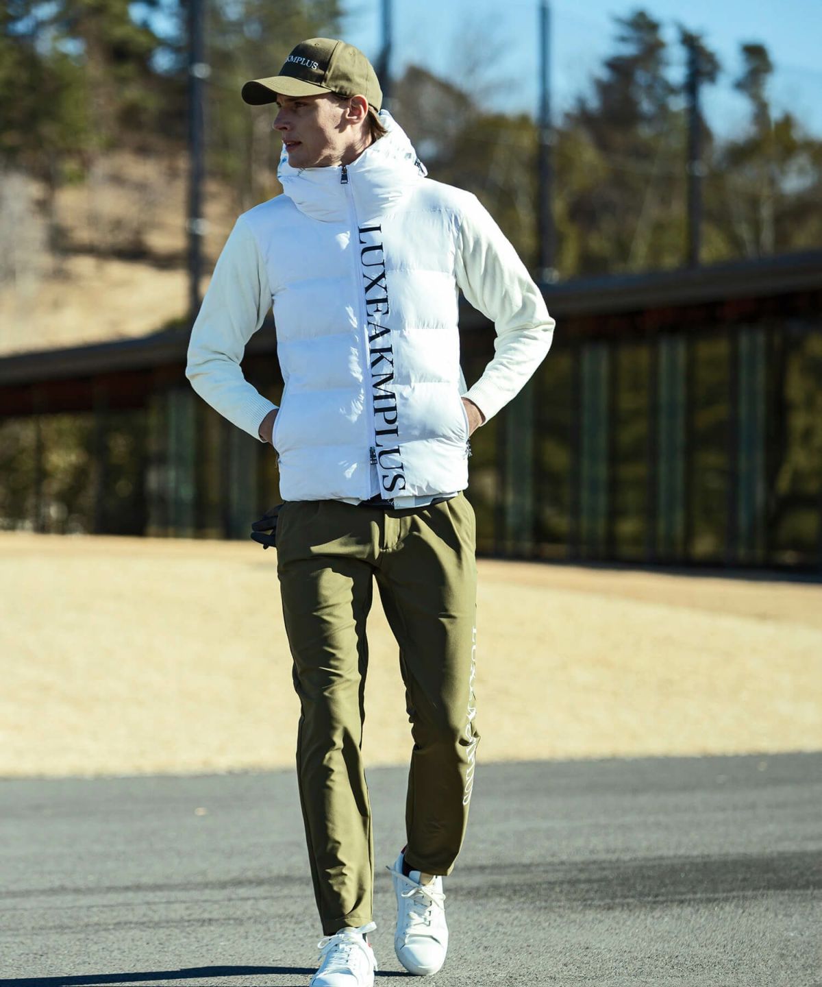 LUXEAKMPLUS(リュクスエイケイエムプラス)ゴルフ サイドロゴグラフェン