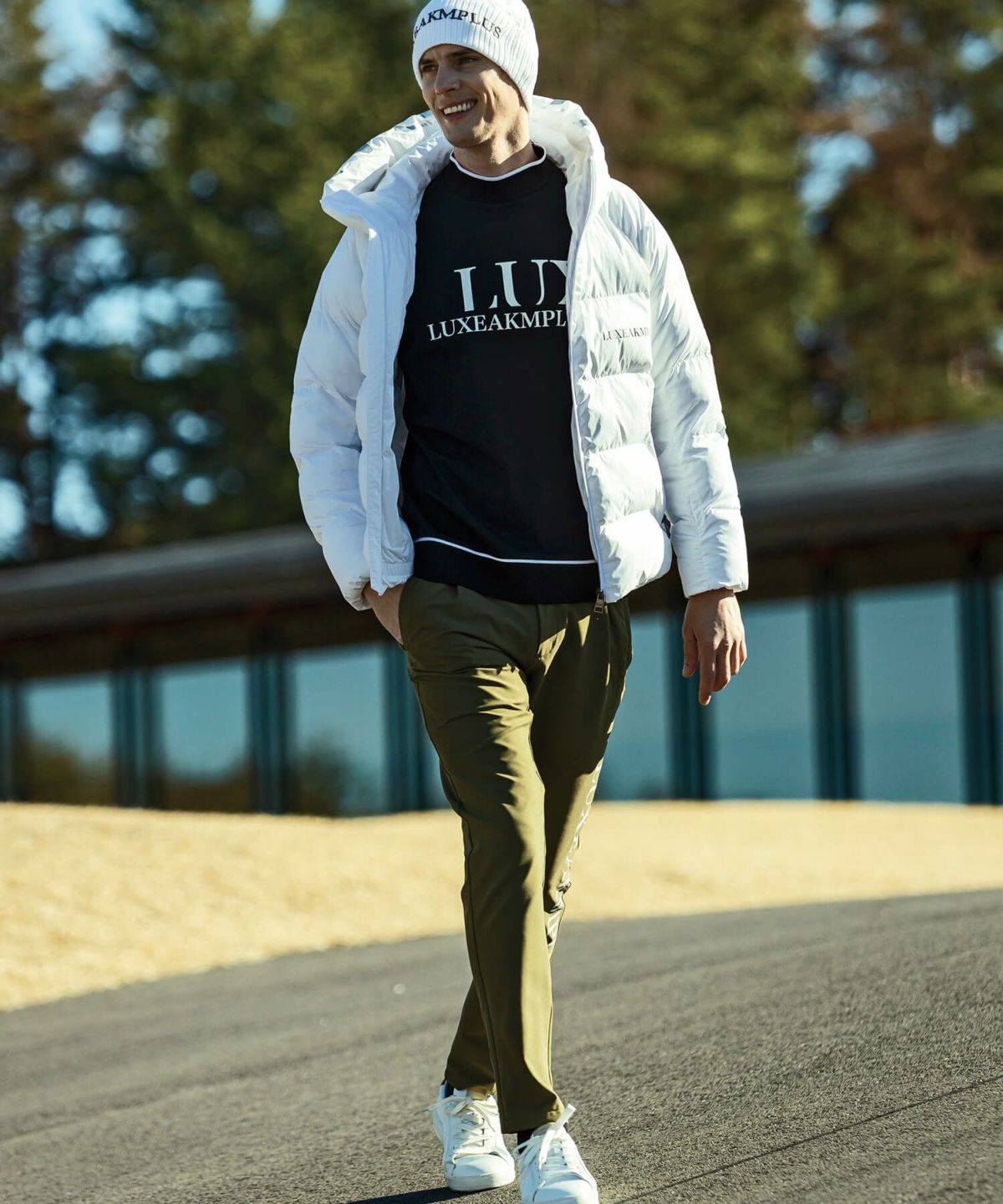 LUXEAKMPLUS(リュクスエイケイエムプラス)ゴルフ サイドロゴグラフェン