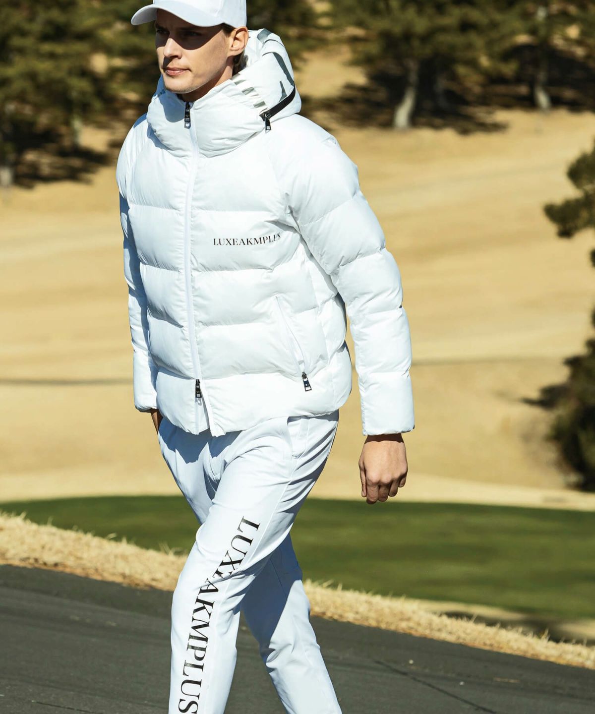 LUXEAKMPLUS(リュクスエイケイエムプラス)ゴルフ サイドロゴグラフェン