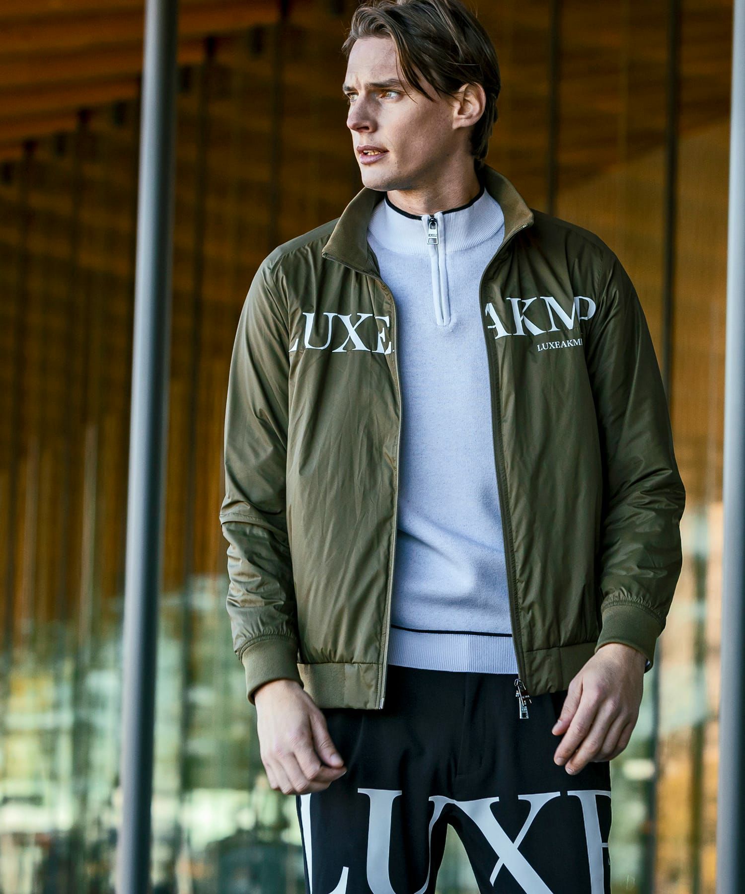 LUXEAKMPLUS(リュクスエイケイエムプラス)ゴルフ 軽量フルジップ