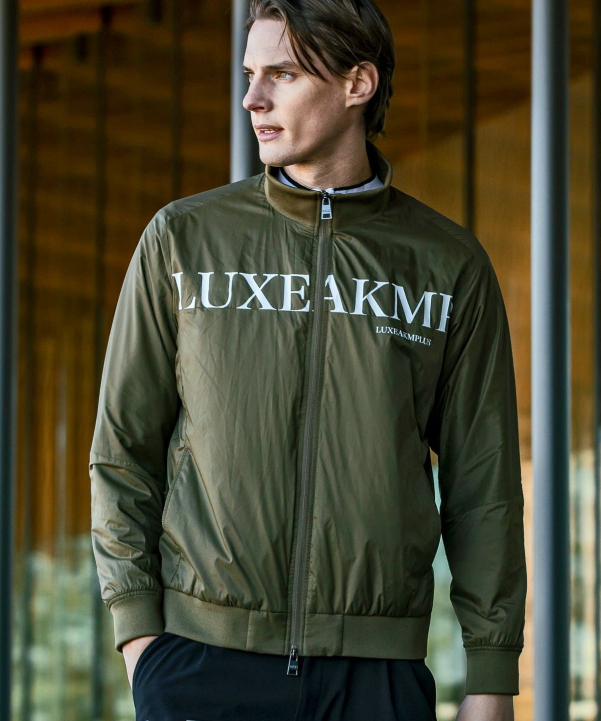 LUXEAKMPLUS(リュクスエイケイエムプラス)ゴルフ 軽量フルジップ