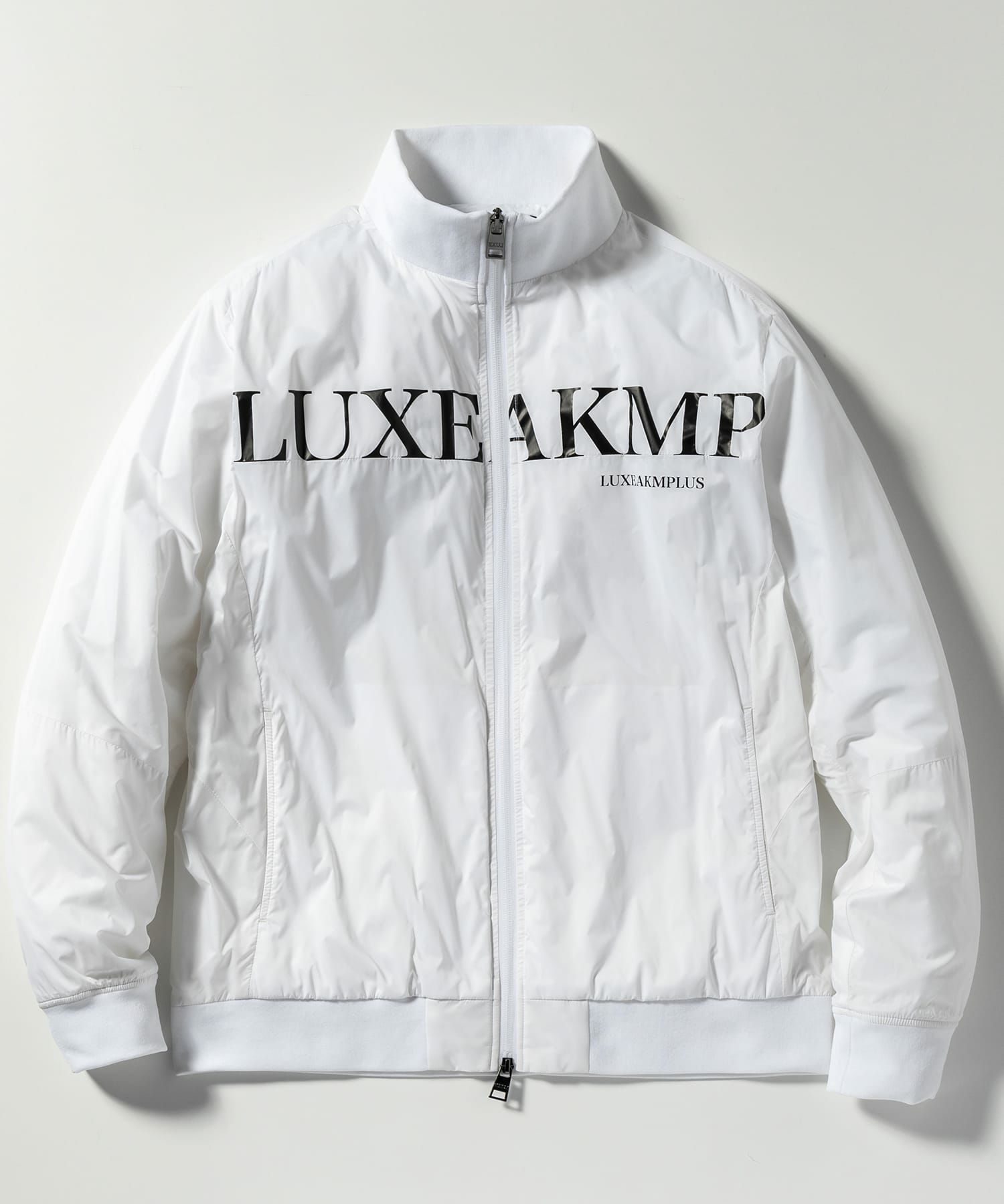 LUXEAKMPLUS(リュクスエイケイエムプラス)ゴルフ 軽量フルジップ