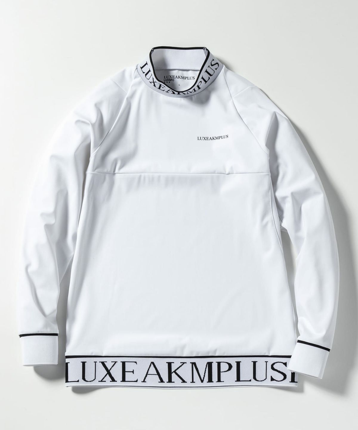 ✨新品未使用❇️LUXEAKMPLUS❇️ヘムロゴモックネック長袖Tシャツ ☆WH☆ LUXEAKMPLUS(リュクスエイケイエムプラス)ゴルフ 軽量ヘムロゴ