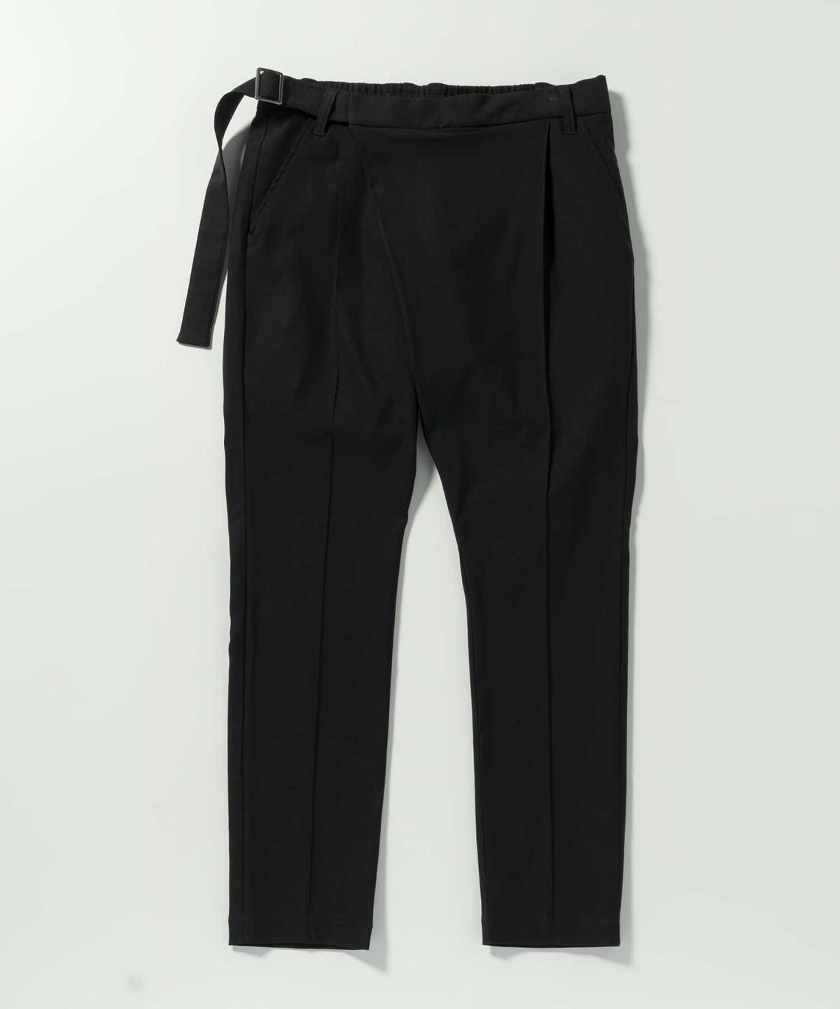 一度着7.7万 23AW 1piu1uguale3 スラックス パンツ