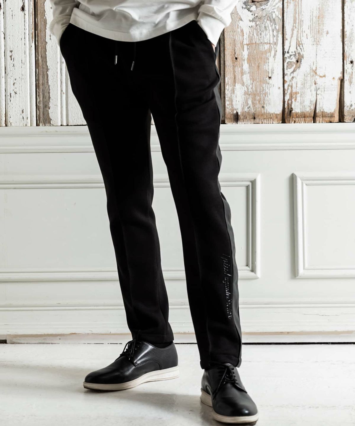 1PIU1UGUALE3 RELAX(ウノピゥウノウグァーレトレ リラックス)レザー