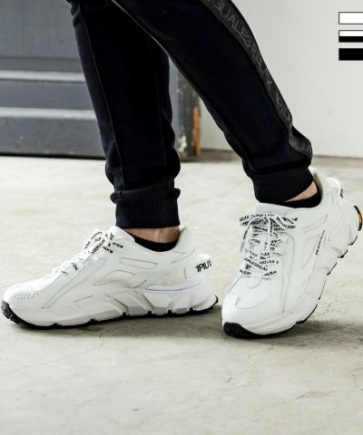 1PIU1UGUALE3 RELAX(ウノピゥウノウグァーレトレ リラックス)Vibramソールダッドスニーカー