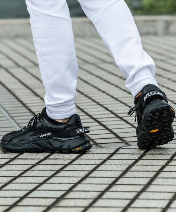 1PIU1UGUALE3 RELAX(ウノピゥウノウグァーレトレ リラックス)Vibram