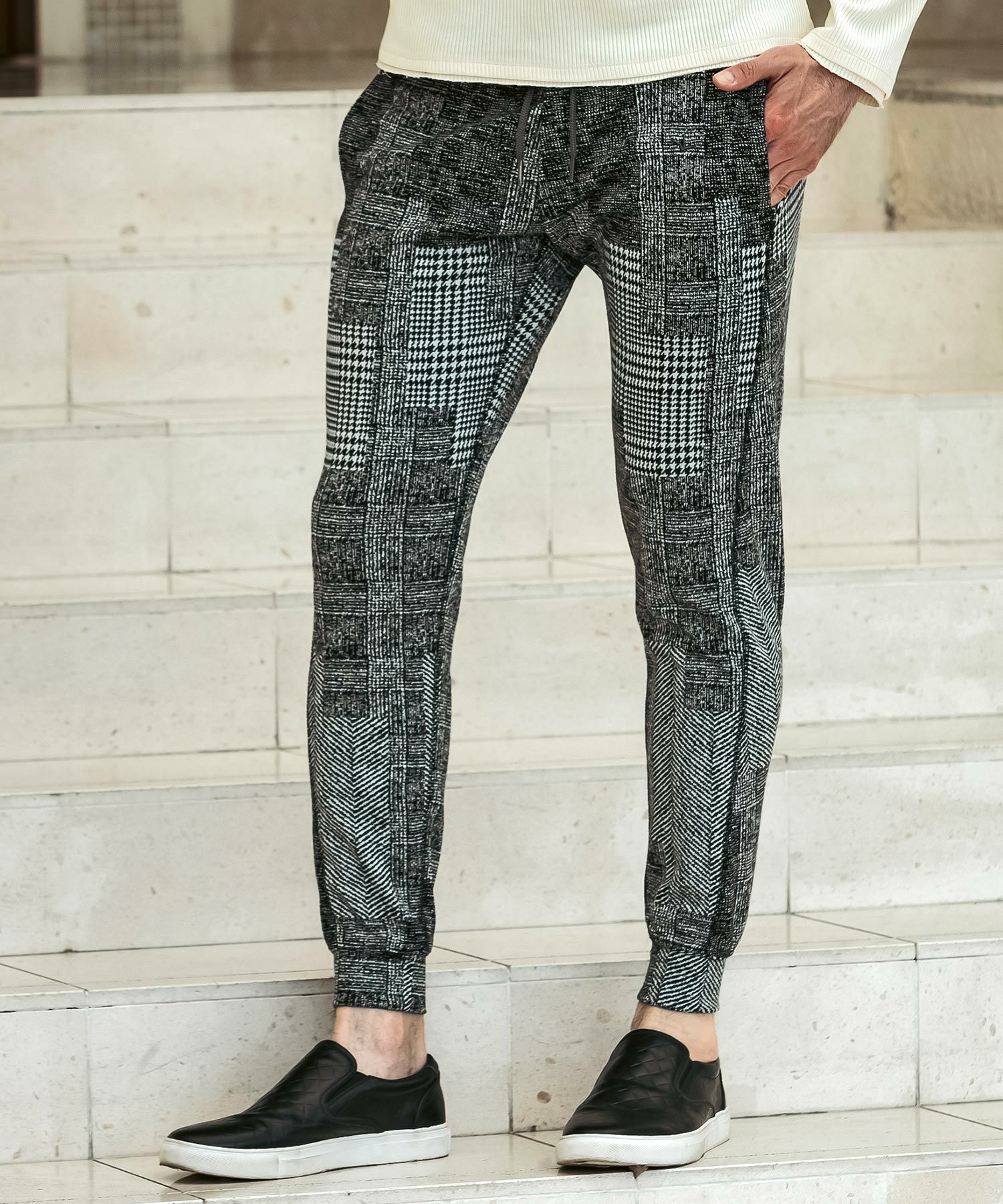 1PIU1UGUALE3 RELAX(ウノピゥウノウグァーレトレ リラックス)ハウンド