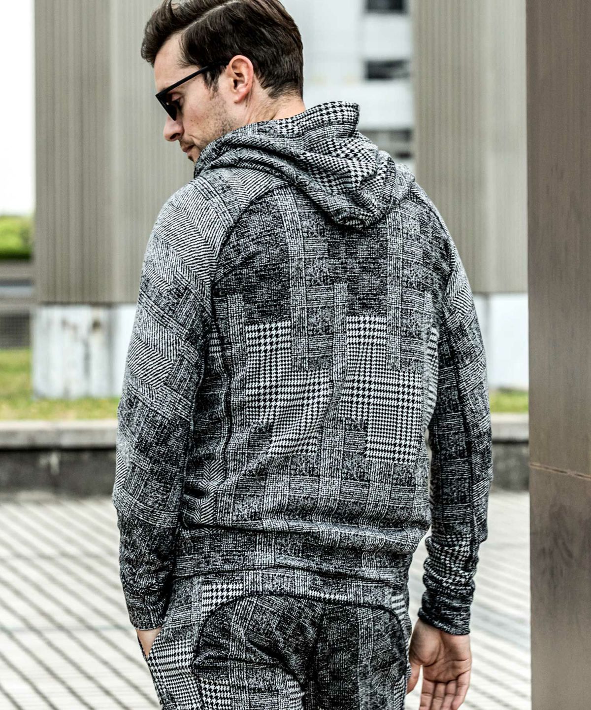 1PIU1UGUALE3 RELAX(ウノピゥウノウグァーレトレ リラックス)ハウンド