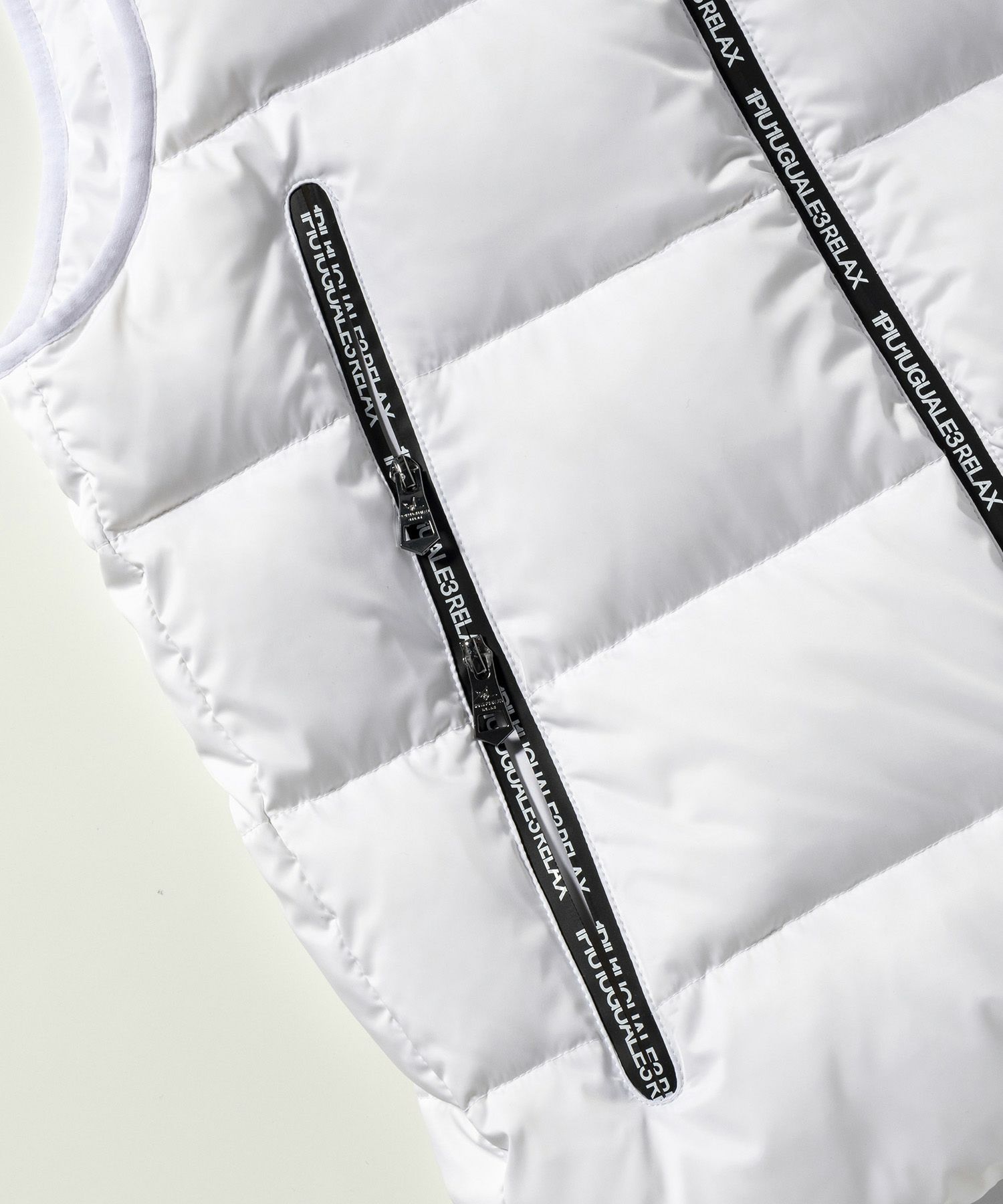 1PIU1UGUALE3 RELAX(ウノピゥウノウグァーレトレ リラックス)ジップ