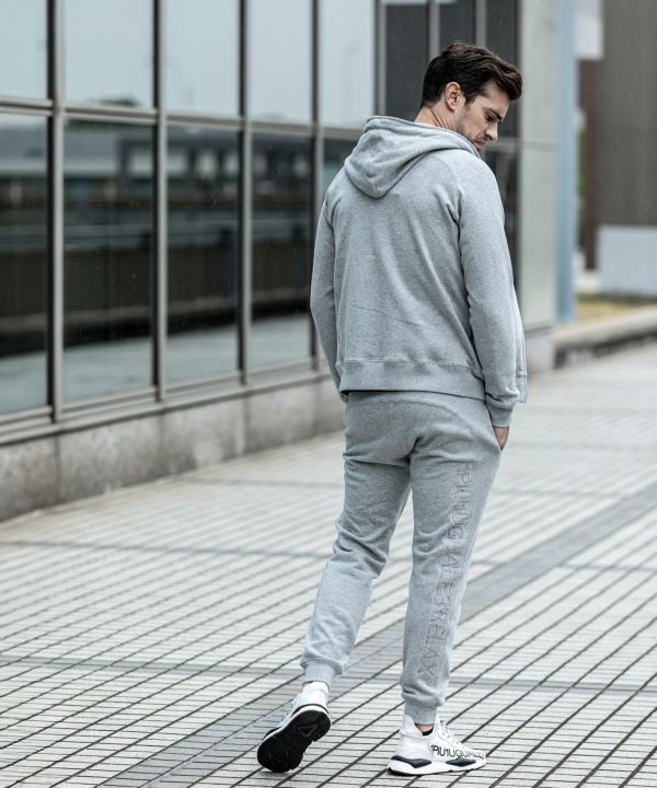 1PIU1UGUALE3 RELAX(ウノピゥウノウグァーレトレ リラックス)サイド