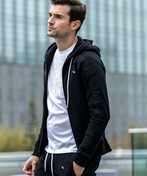 1PIU1UGUALE3 RELAX(ウノピゥウノウグァーレトレ リラックス)スリーブ